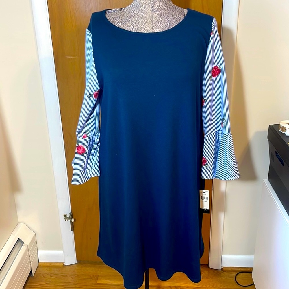 AGB NWT Womens Large Navy Stretchy Dress with Striped Floral Bell Sleeves